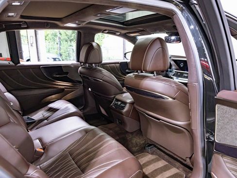 Used 2019 Lexus LS 500 image 30