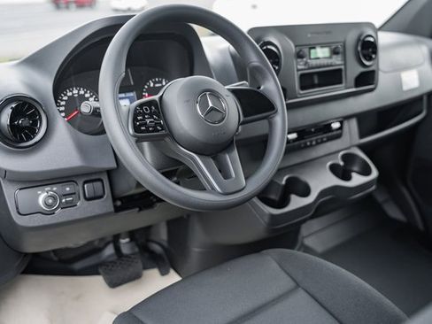 Used 2023 Mercedes-Benz Sprinter 4500 image 16