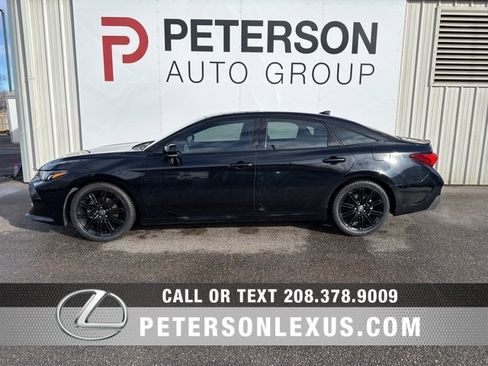 Used 2022 Toyota Avalon XSE image 6