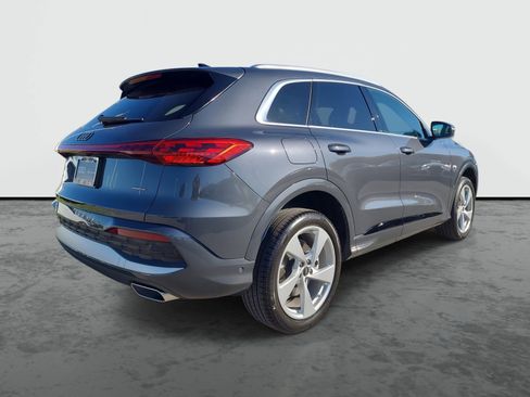 Used 2025 Audi Q5 Premium w/ Premium Plus AWD/4WD image 4