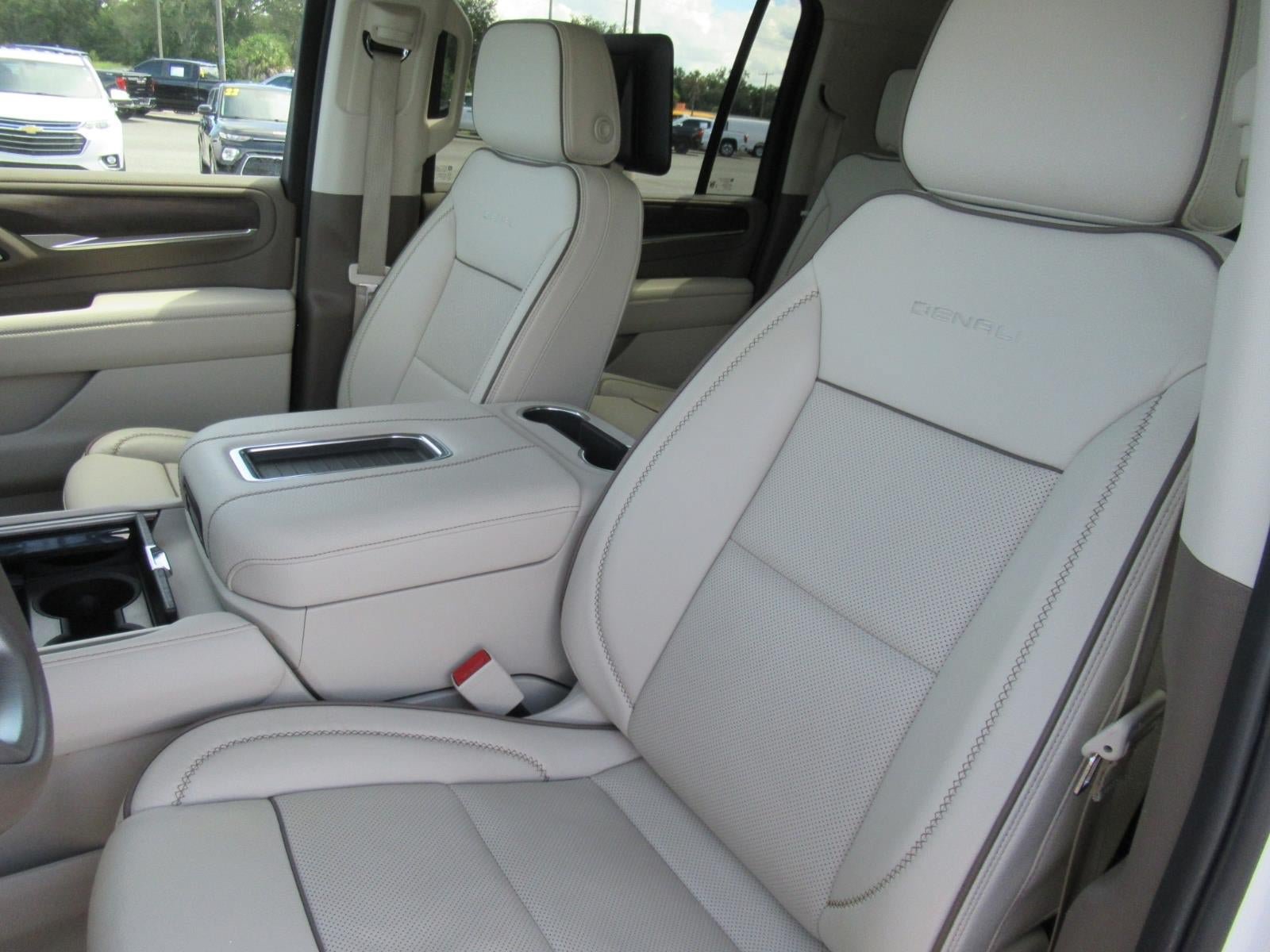 Used 2024 GMC Yukon XL Denali RWD image 22