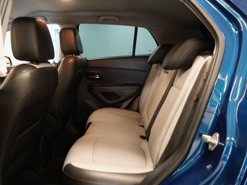 Used 2019 Chevrolet Trax LT w/ LT Convenience Package AWD/4WD image 25
