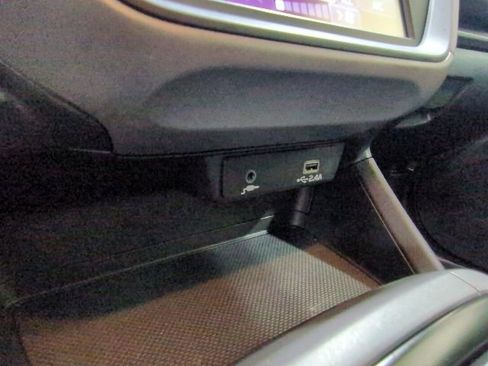 Used 2024 Subaru Crosstrek 2.0i AWD/4WD image 8