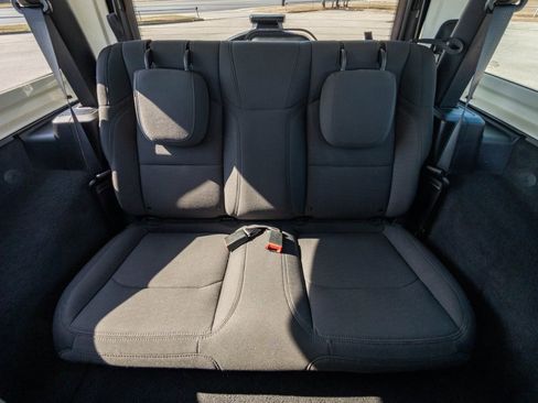 Used 2020 Jeep Wrangler Sport image 16