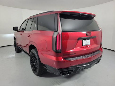 Certified 2025 Cadillac Escalade V w/ LPO, Floor Liner Package AWD/4WD image 36
