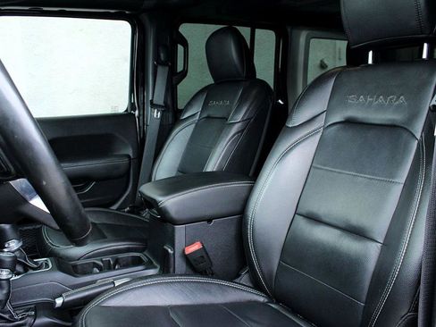 Used 2019 Jeep Wrangler Unlimited Sahara w/ Dual Top Group image 10