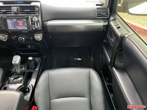 Certified 2019 Toyota 4Runner TRD Off-Road Premium AWD/4WD image 19