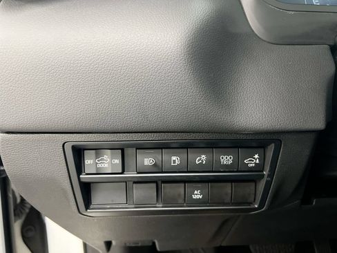 Used 2023 Toyota Tundra Limited AWD/4WD image 19