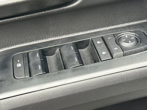 Used 2025 Toyota Tacoma SR5 image 12