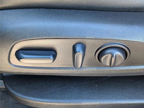 Used 2023 GMC Terrain SLT image 20