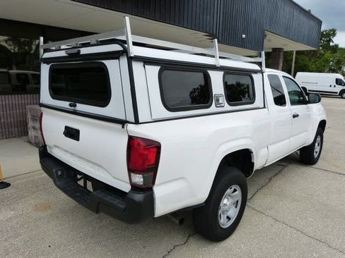 Used 2022 Toyota Tacoma SR RWD image 5