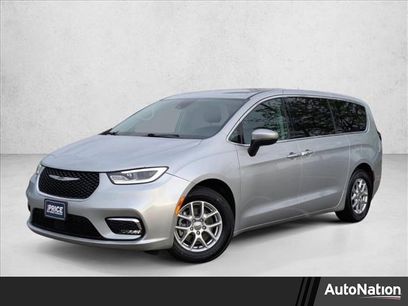 Used 2023 Chrysler Pacifica Touring-L