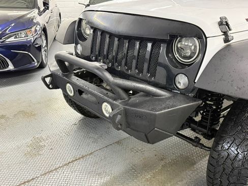 Used 2015 Jeep Wrangler Rubicon w/ Dual Top Group AWD/4WD image 14