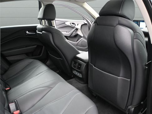 Certified 2025 Acura TLX w/ Technology Package image 24