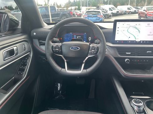 Certified 2025 Ford Explorer ST-Line image 8