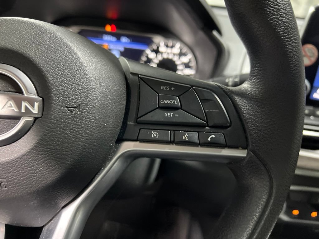 Used 2025 Nissan Altima 2.5 SV FWD image 23