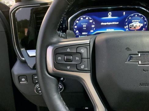 Used 2025 Chevrolet Silverado 1500 LT Trail Boss w/ Convenience Package II AWD/4WD image 21