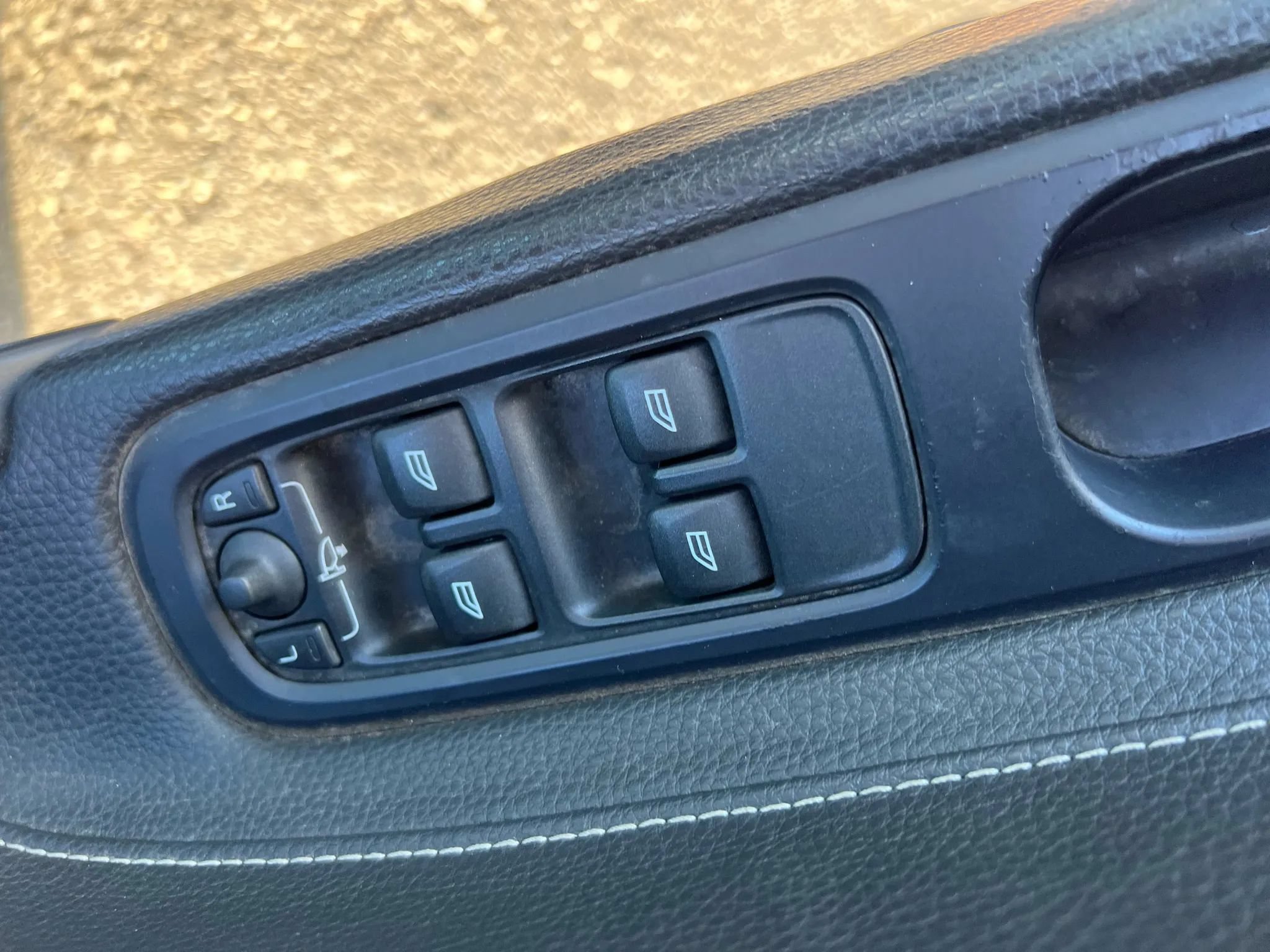 Used 2011 Volvo C70 T5 w/ Convenience Pkg FWD image 30
