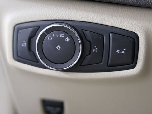 Used 2019 Lincoln MKC Select w/ Select Plus Package image 20