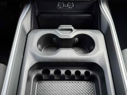 Used 2022 RAM 1500 Big Horn image 4