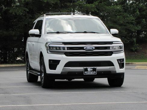 Used 2022 Ford Expedition XLT RWD image 8