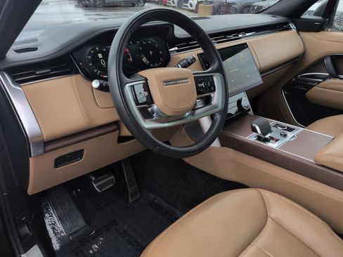 Used 2023 Land Rover Range Rover SE AWD/4WD image 2