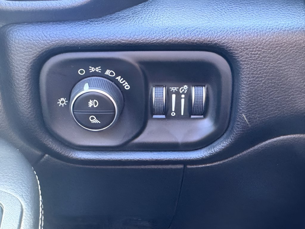 Used 2026 RAM 2500 Laramie AWD/4WD image 22