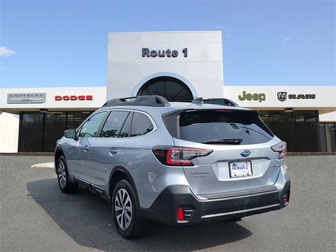 Used 2022 Subaru Outback Premium image 5