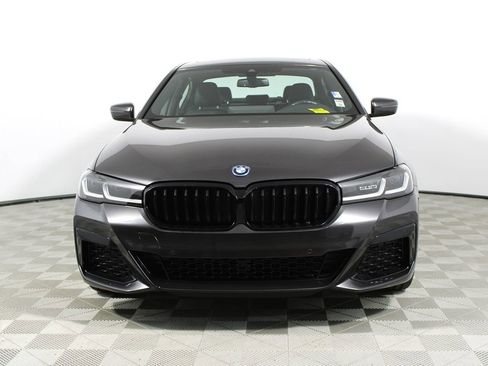 Used 2023 BMW 530e w/ M Sport Package image 2