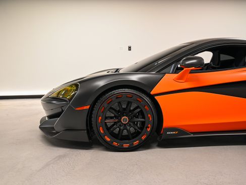 Used 2019 McLaren 600LT RWD image 18