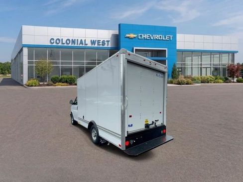 Used 2025 Chevrolet Express 3500 w/ Power Convenience Package RWD image 3