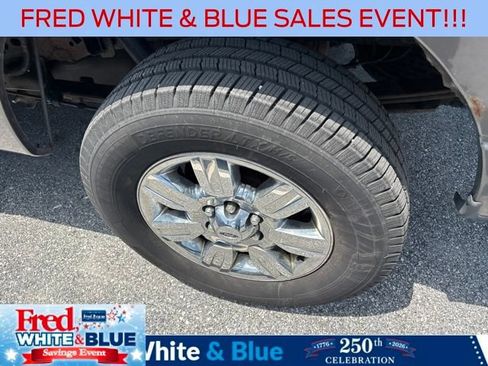 Used 2011 Ford F150 XLT w/ XLT Chrome Pkg AWD/4WD image 8