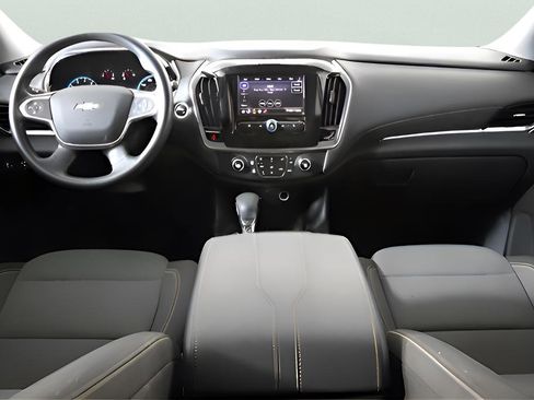 Used 2021 Chevrolet Traverse LS image 13