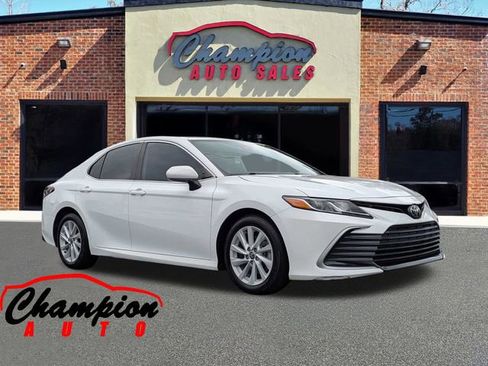 Used 2021 Toyota Camry LE FWD image 1