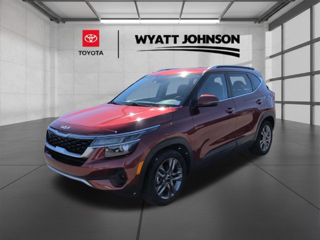 Used 2023 Kia Seltos S w/ Navigation Package FWD image 3