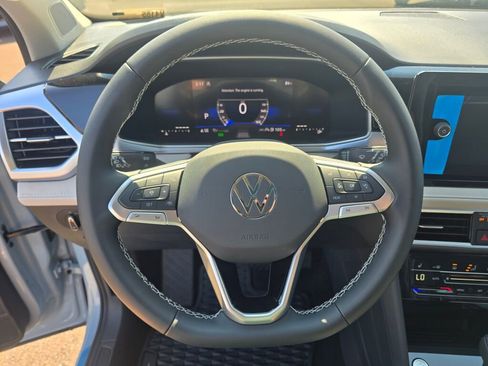 New 2025 Volkswagen Taos SE image 20