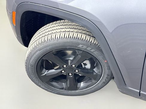 New 2025 Jeep Grand Cherokee Altitude image 46