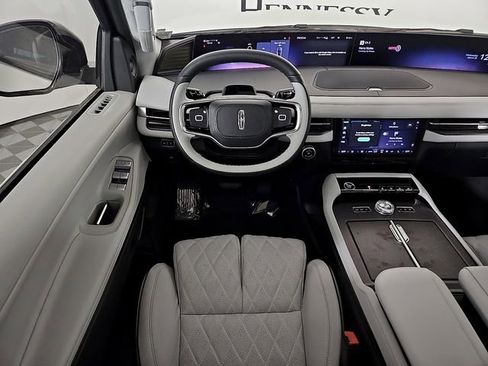 New 2026 Lincoln Navigator L Black Label AWD/4WD image 11