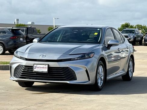 Used 2025 Toyota Camry LE w/ Convenience Package AWD/4WD image 3