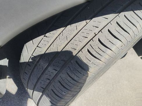 Used 2023 Honda CR-V EX-L image 4