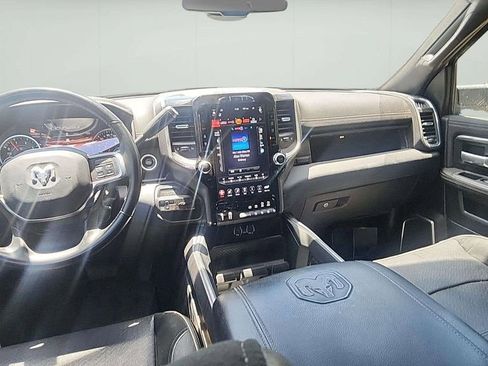 Used 2020 RAM 2500 Laramie w/ Night Edition AWD/4WD image 9