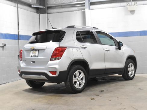 Used 2022 Chevrolet Trax LT w/ LT Convenience Package AWD/4WD image 27