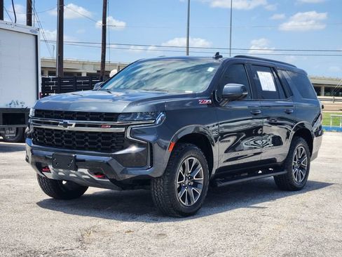 Used 2022 Chevrolet Tahoe Z71 w/ Luxury Package AWD/4WD image 3