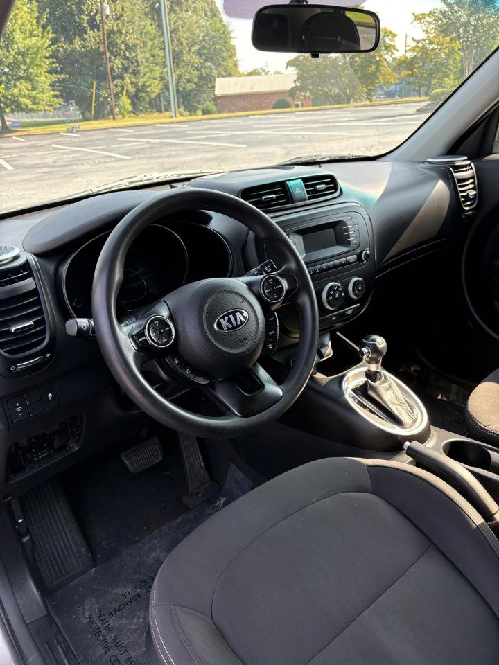 Used 2016 Kia Soul FWD image 10