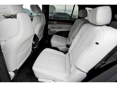 New 2026 Cadillac Vistiq Sport image 7