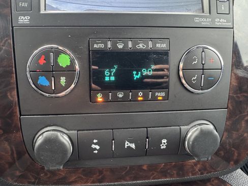 Used 2013 GMC Yukon Denali AWD/4WD image 29