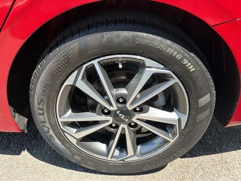 Used 2023 Kia Forte LXS w/ LXS Technology Package FWD image 10