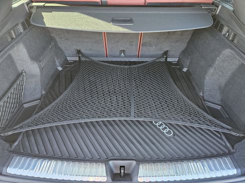 Used 2025 Audi SQ5 Prestige image 31