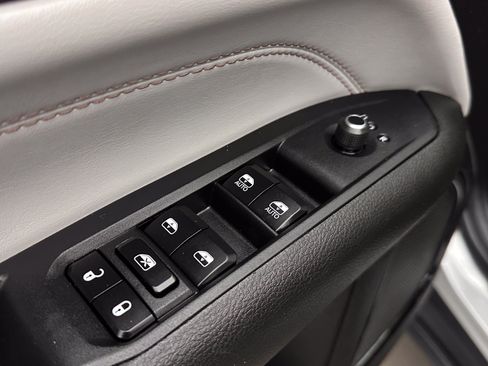 Used 2025 Jeep Compass Limited AWD/4WD image 11