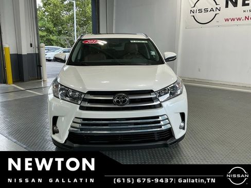 Used 2017 Toyota Highlander Limited FWD image 25